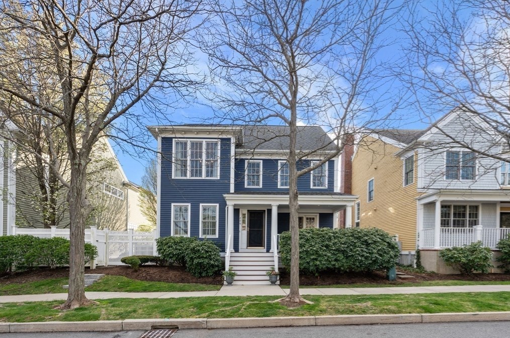 208 Marina Dr, Quincy MA 02171-1573 exterior