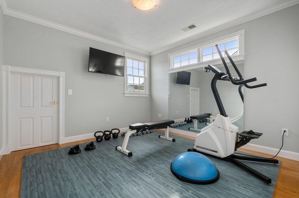 208 Marina Dr, Quincy MA 02171-1573 exterior