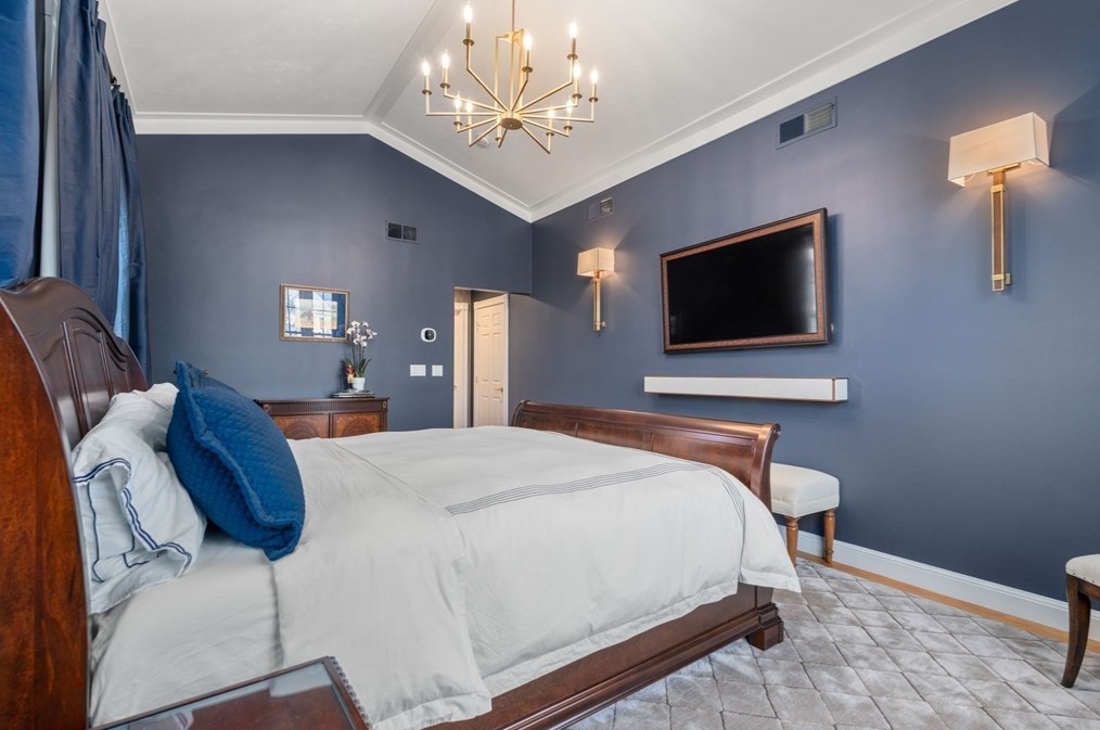 208 Marina Dr, Quincy MA 02171-1573 exterior