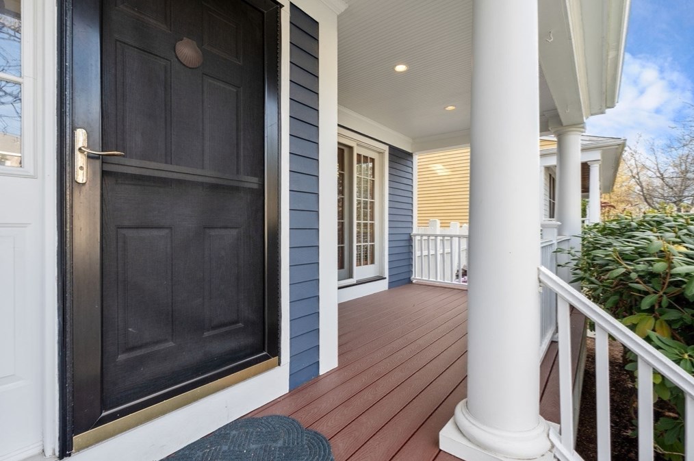 208 Marina Dr, Quincy MA 02171-1573 exterior