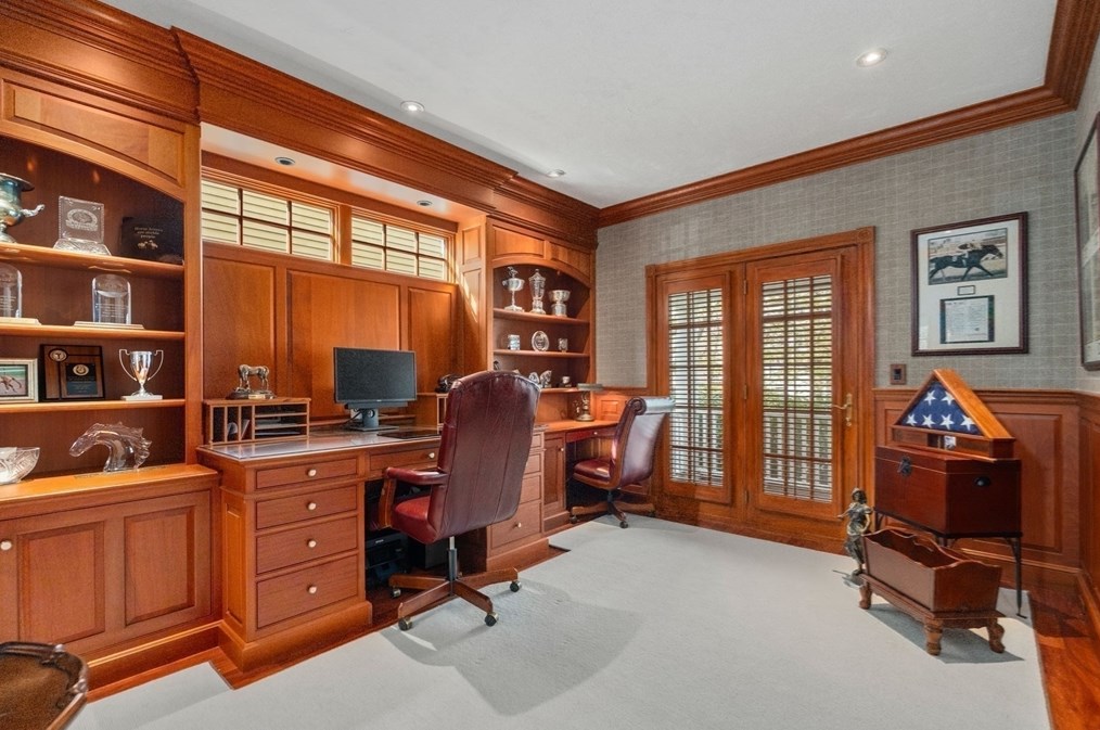 208 Marina Dr, Quincy MA 02171-1573 exterior