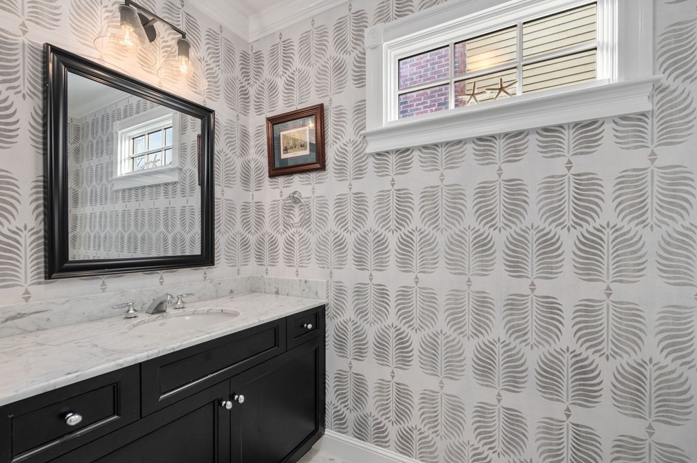 208 Marina Dr, Quincy MA 02171-1573 exterior