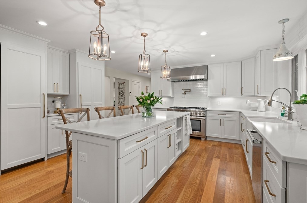 14 Frst Rd, Wakefield MA 01880-3643 exterior