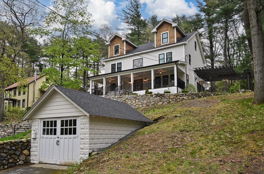 14 Frst Rd, Wakefield MA 01880-3643 exterior