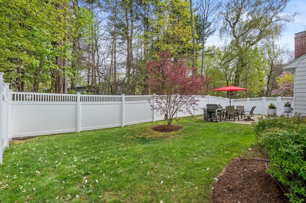 39 Grace Rd, Newton MA 02459-3426 exterior