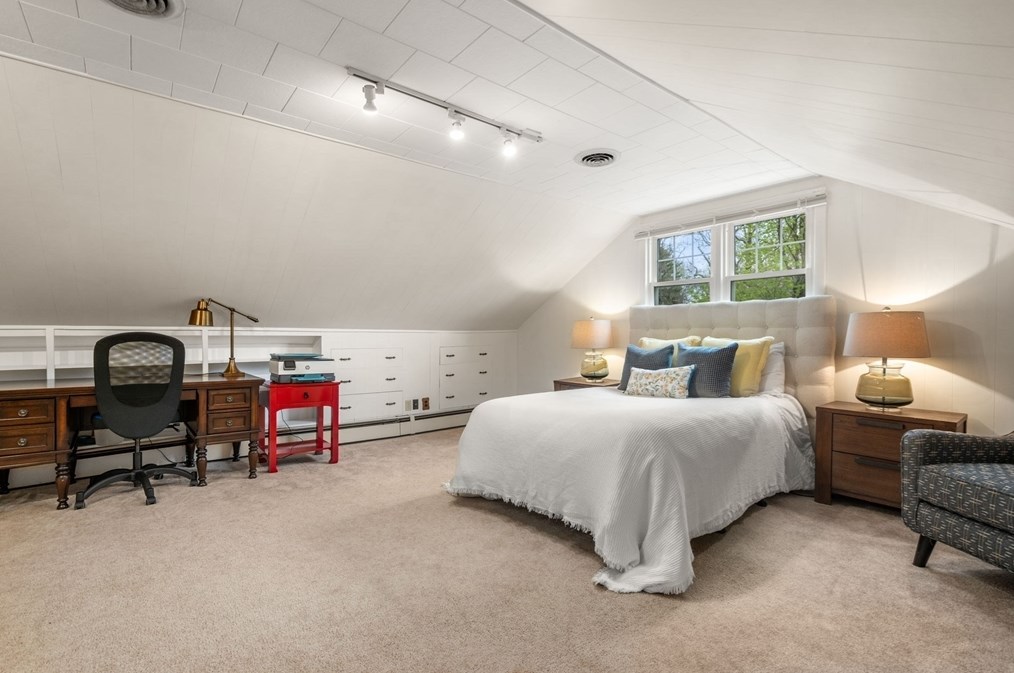 39 Grace Rd, Newton MA 02459-3426 exterior