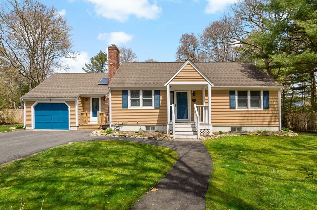 56 Brewster Rd, Mashpee, MA 02649
