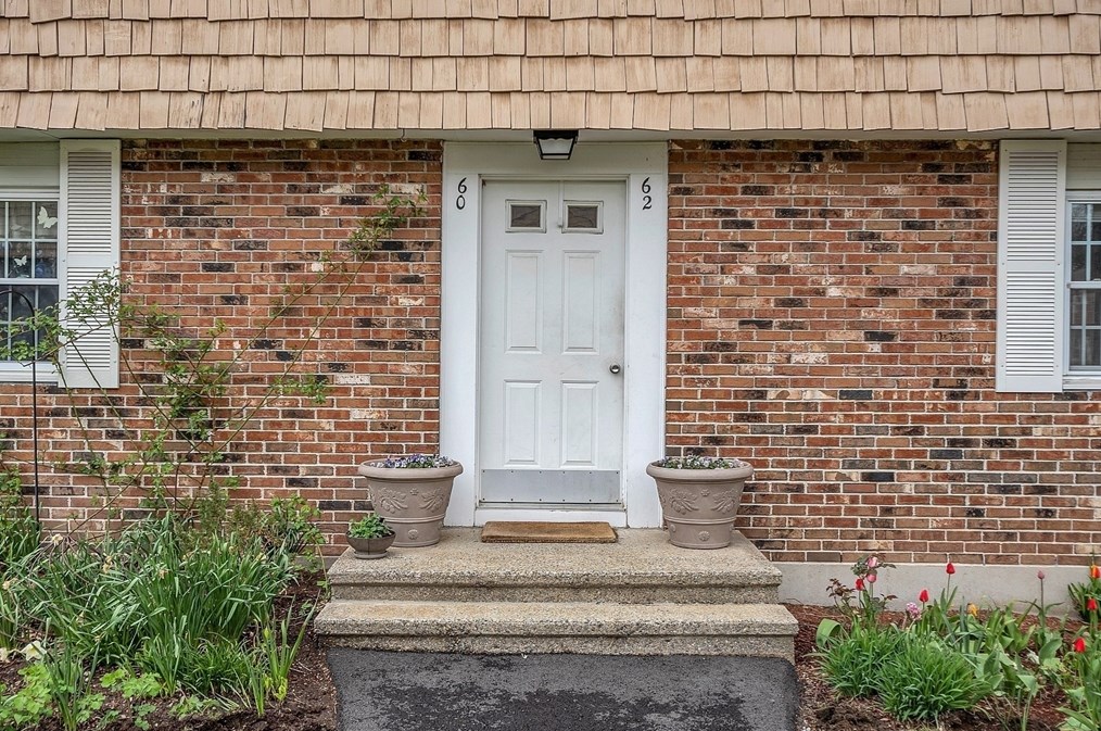 62 Kingston St, North Andover MA 01845-5000 exterior