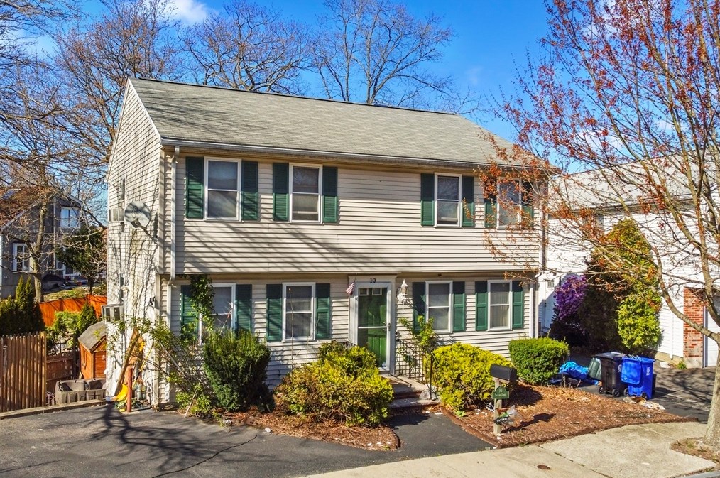 10 Skyline Dr, Malden, MA 02148-3477