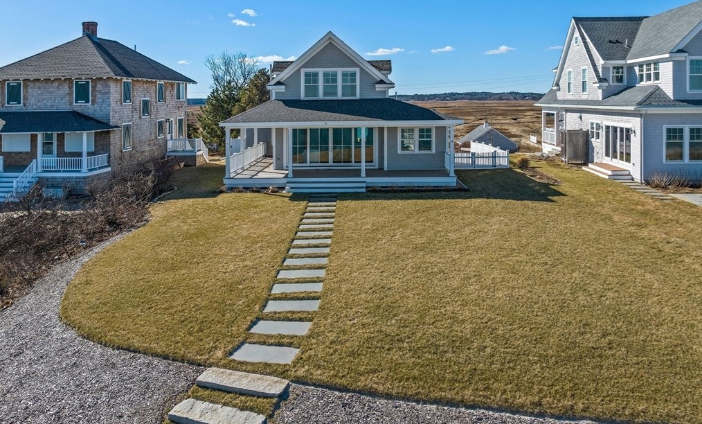 61 Gurnet Rd, Duxbury, MA 02332