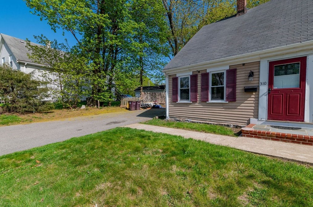 312 Middle St, Weymouth MA  02189-1202 exterior