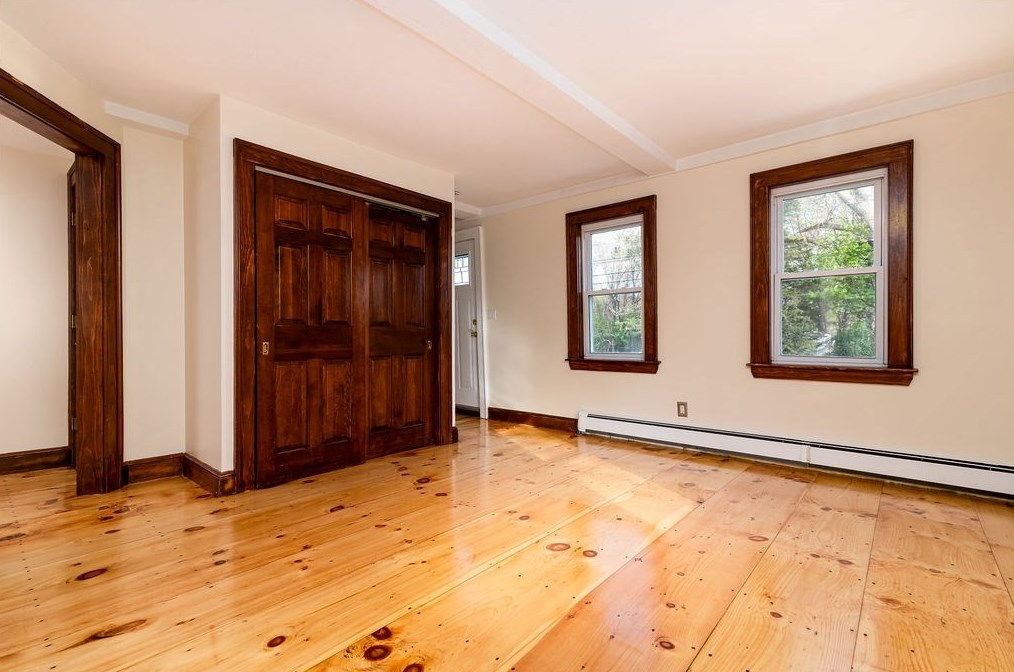 310 Middle St, Weymouth MA 02189-1202 exterior