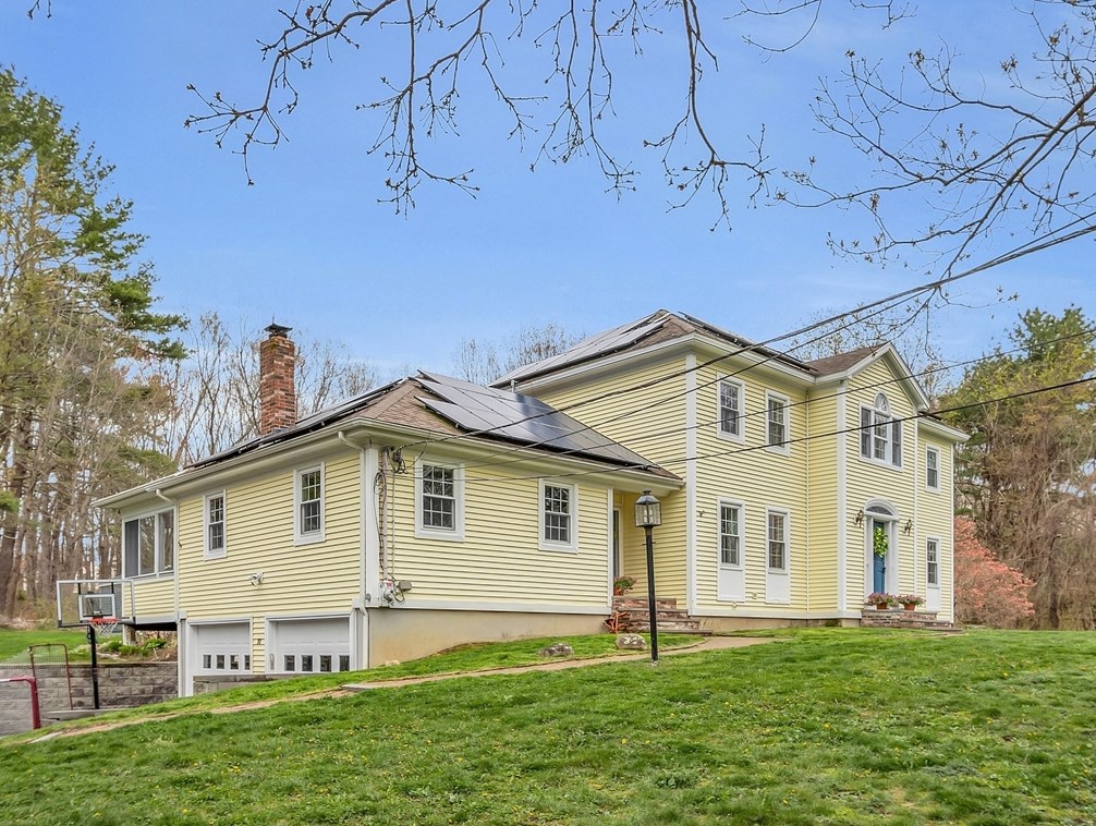 10 Jenkins Rd, Andover, MA 01810