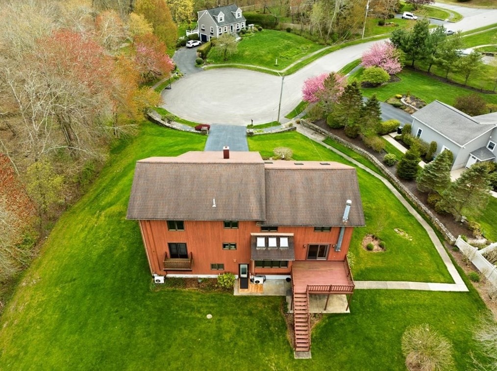 79 Lisa Dr, Swansea, MA 02777-4214