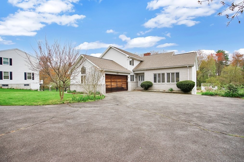 109 Chapin St, Ludlow, MA 01056 exterior
