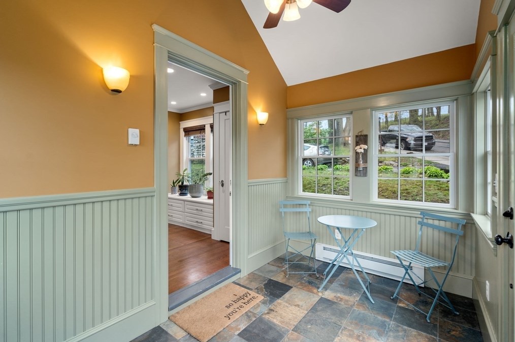 107 Green Hill Pkwy, Worcester MA  01605-2515 exterior