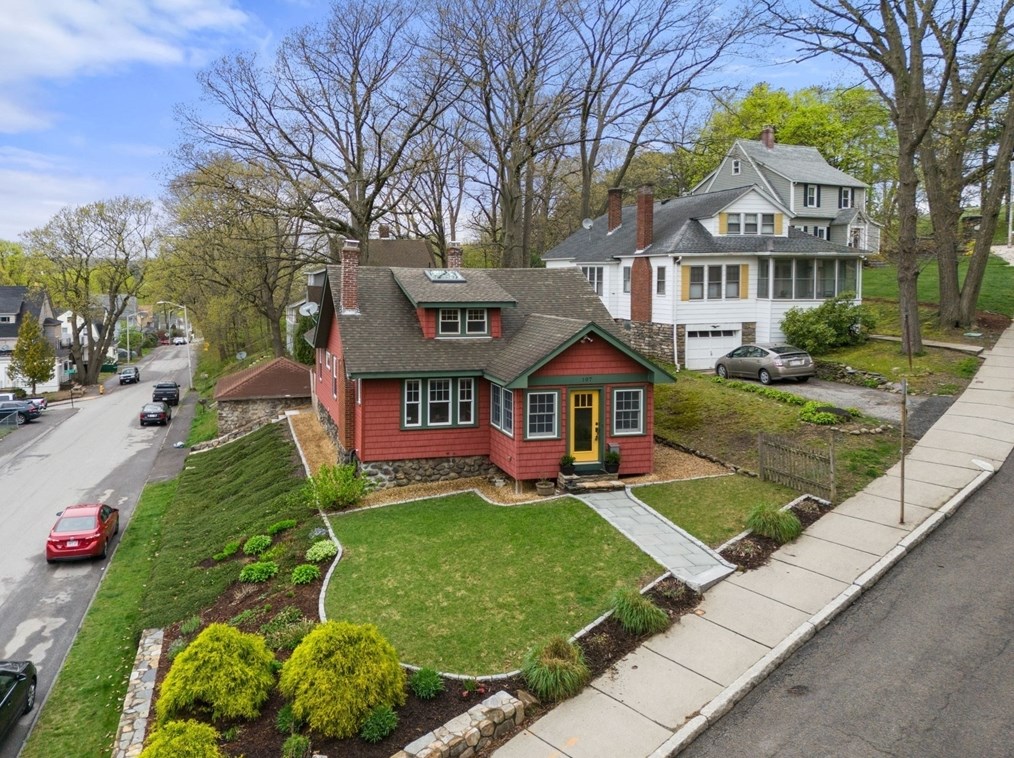 107 Green Hill Pkwy, Worcester MA  01605-2515 exterior