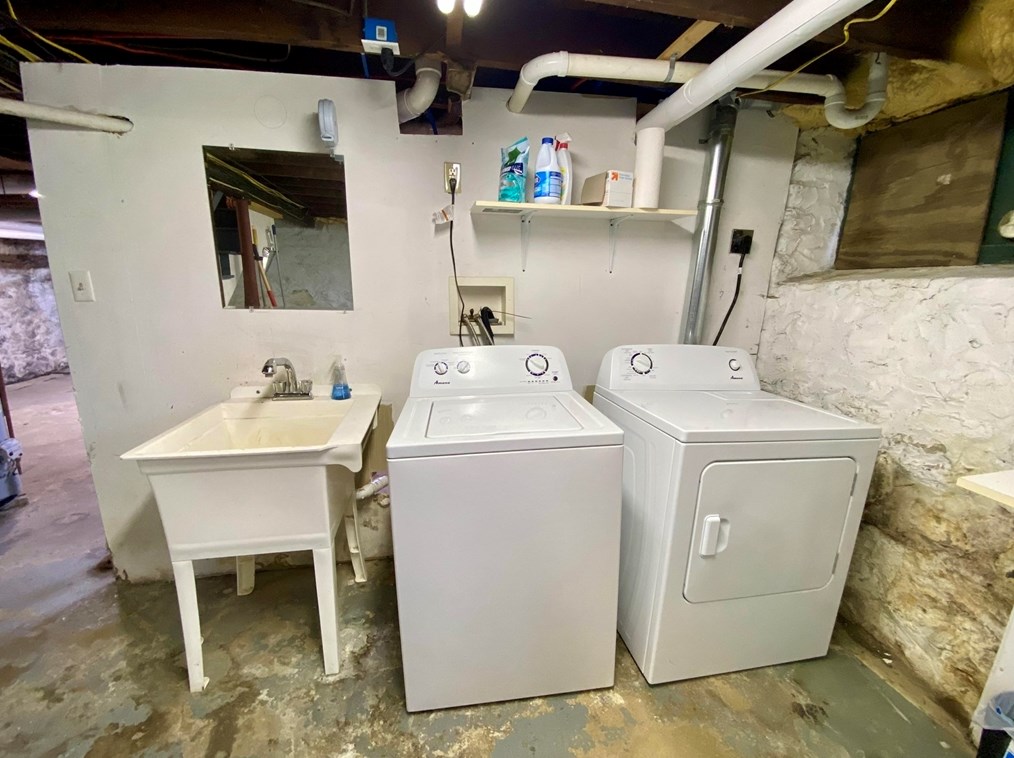 107 Green Hill Pkwy, Worcester MA  01605-2515 exterior