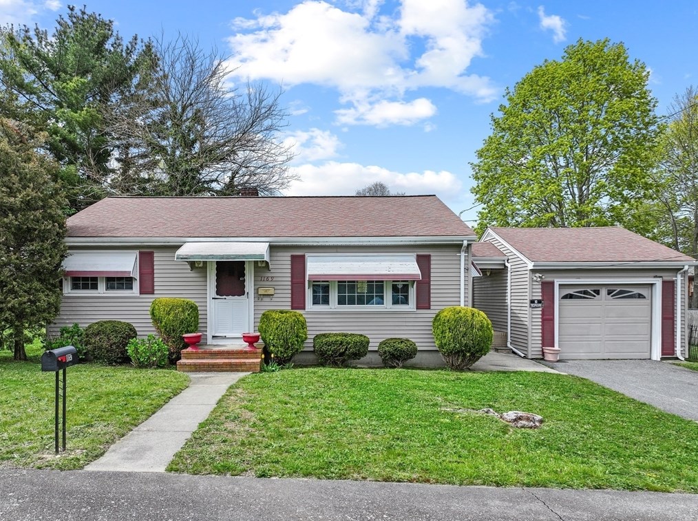 1169 Sawyer St, New Bedford, MA 02740-3005