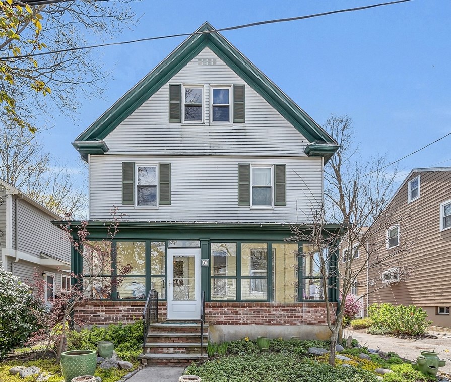 17 Whitney St, Boston, MA 02467