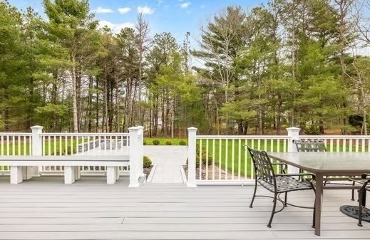 54 Way, Mashpee MA 02649-3536 exterior