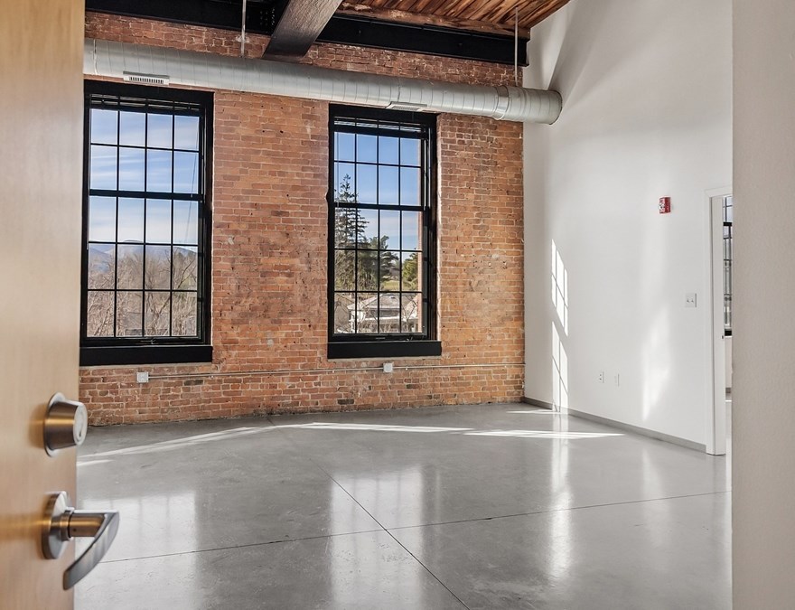 160 Water St #308, Williamstown, MA 01267