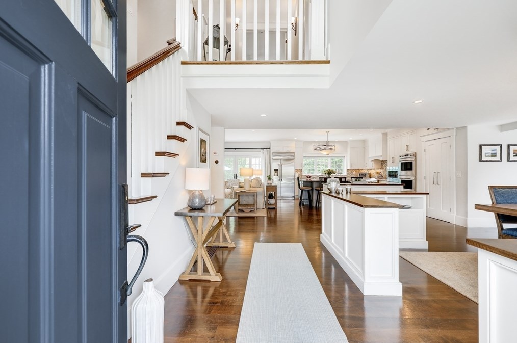 25 Glover Sq, Chatham MA 02633-2016 exterior