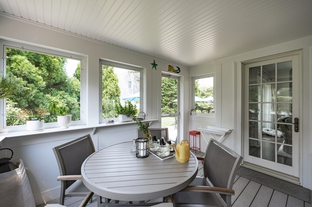 25 Glover Sq, Chatham MA 02633-2016 exterior