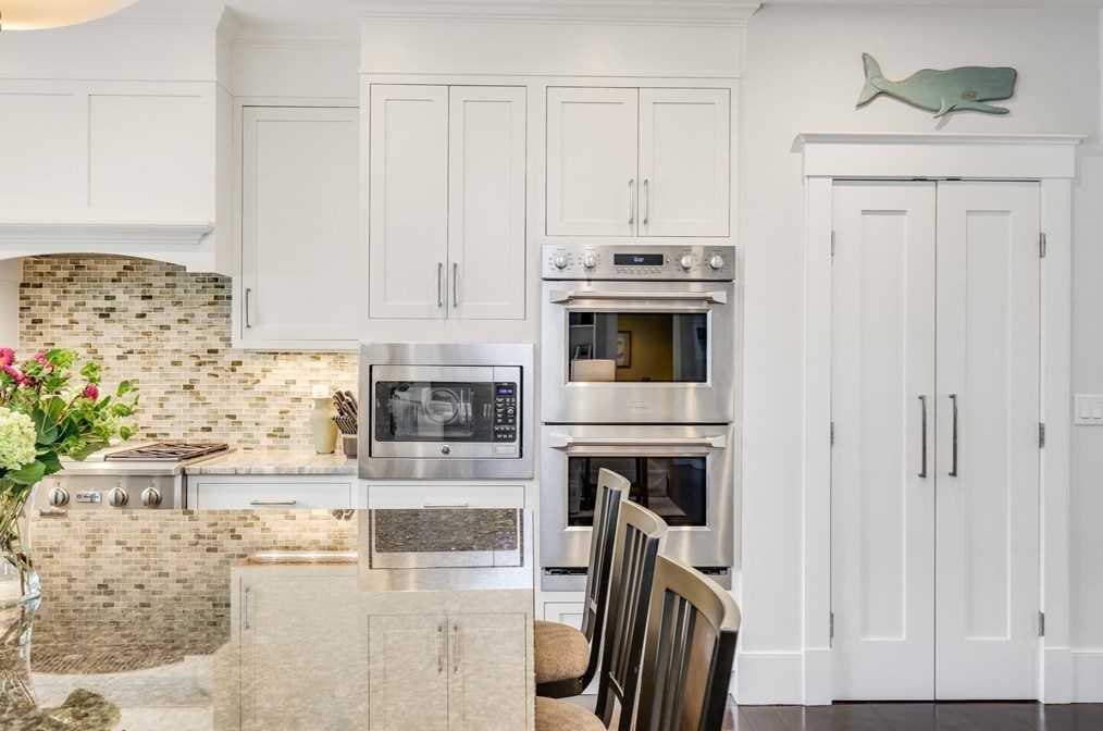 25 Glover Sq, Chatham MA 02633-2016 exterior