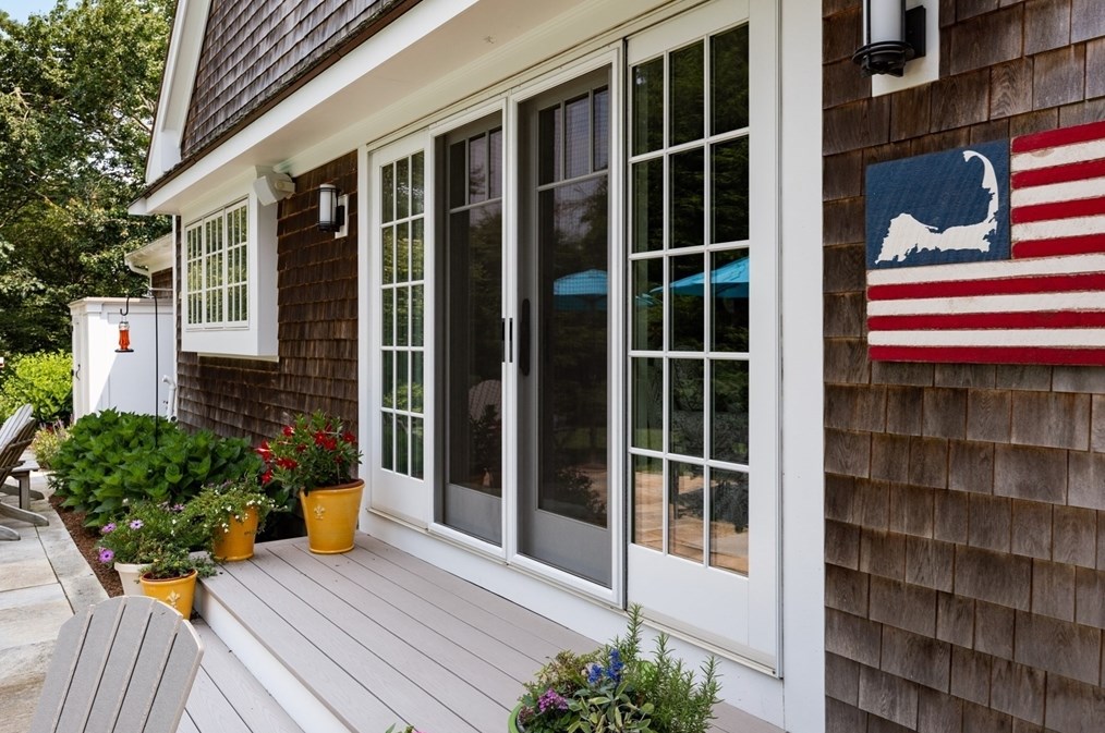 25 Glover Sq, Chatham MA 02633-2016 exterior