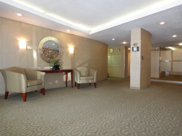 19 Winchester St, Brookline MA  02446-2738 exterior