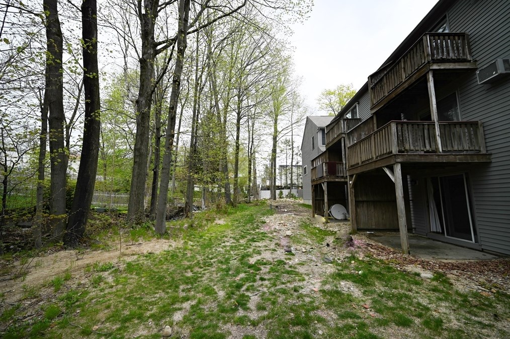 192 Pleasant St, Leominster MA  01453-3554 exterior