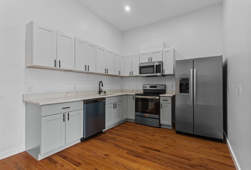 280 Essex St #203, Lawrence, MA 01840