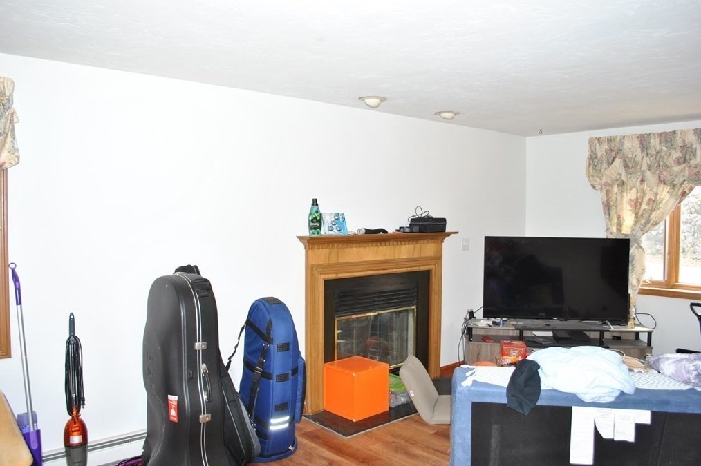 20 Fairview Ave, Waltham, MA 02453