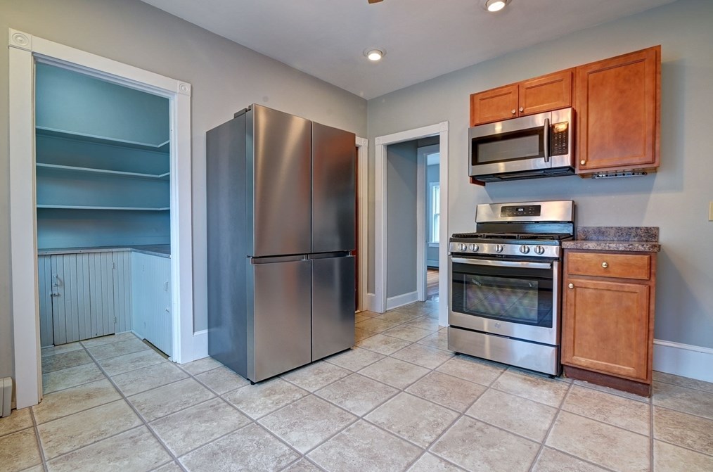 195 Billings Rd #2, Quincy, MA 02171