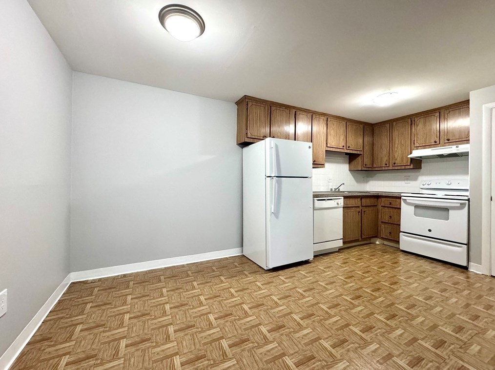 3 Old Colony Ln Apt 6, Arlington, MA 02476