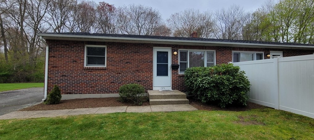 195 Manzella Ct, Rockland, MA 02370 exterior