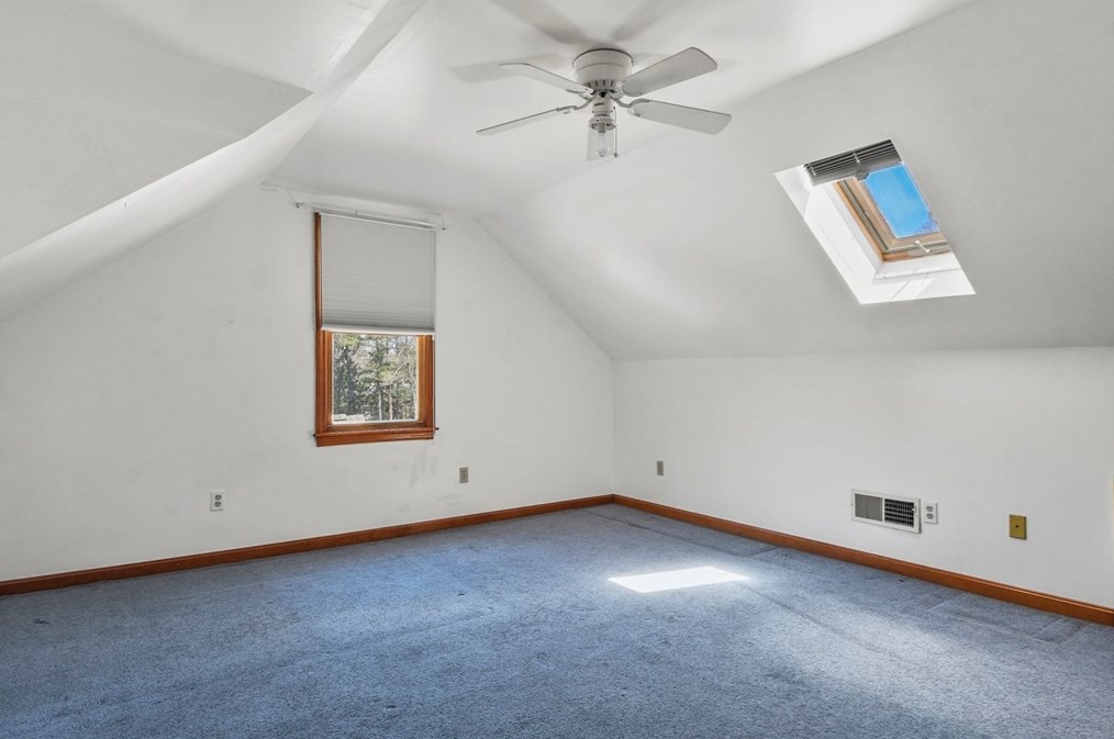 325 Mendall Rd, New Bedford MA 02743-1211 exterior