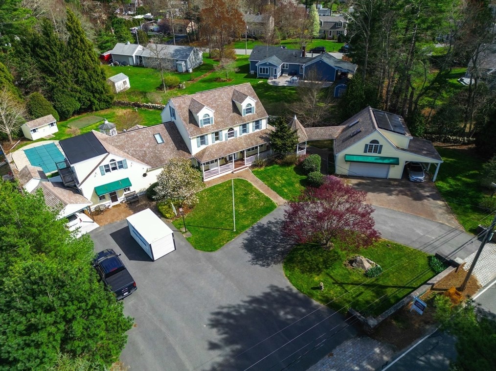 325 Mendall Rd, New Bedford MA 02743-1211 exterior