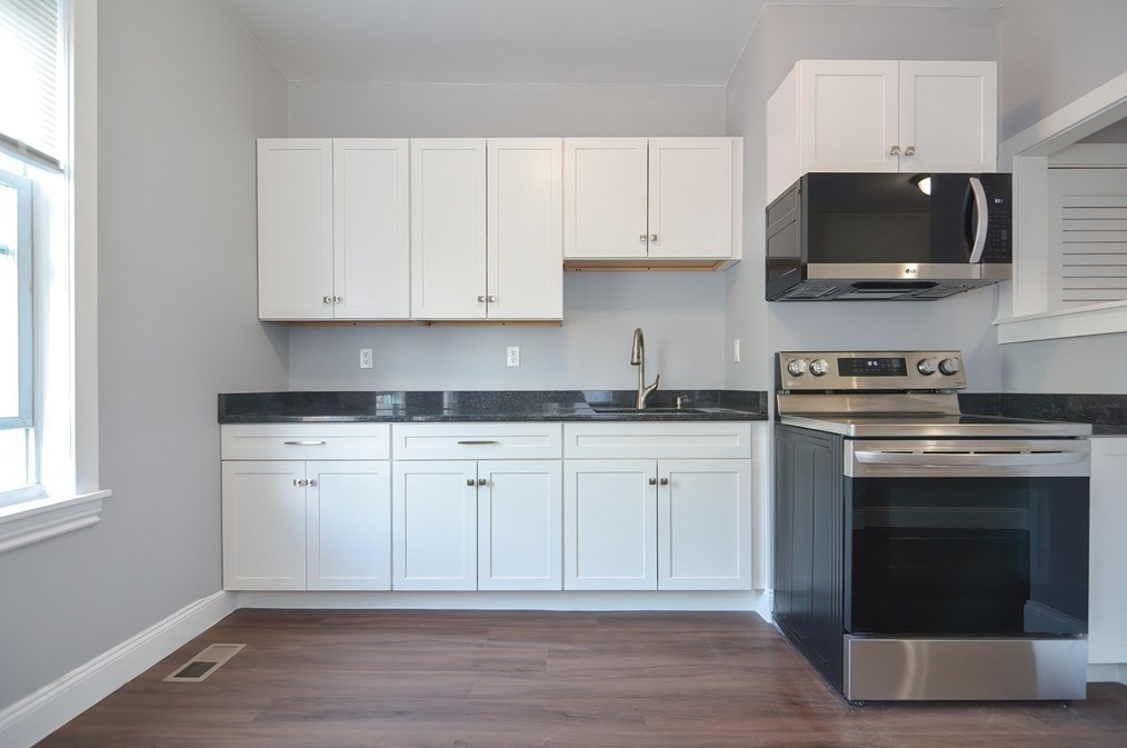 44 Arbutus St, Roxbury-Xing, MA 02124 exterior