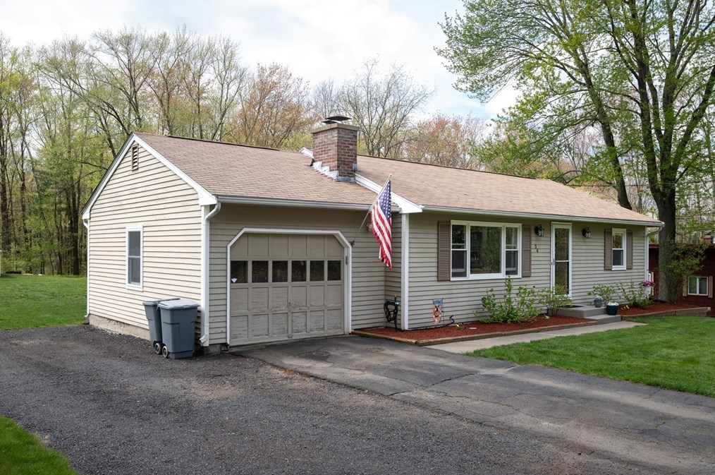 34 Coleman Rd, Southampton, MA 01073