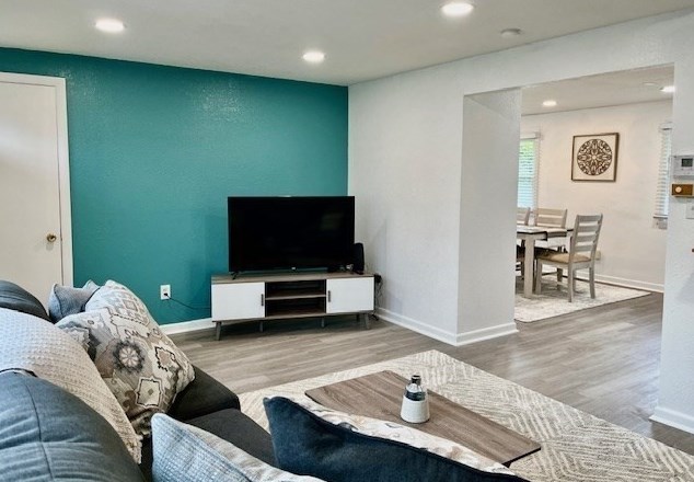 181 Beauchamp Ter, Chicopee MA 01020-2574 exterior