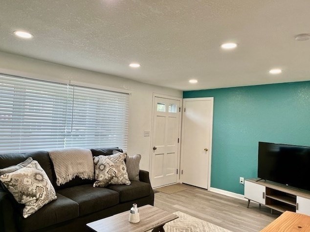 181 Beauchamp Ter, Chicopee MA 01020-2574 exterior