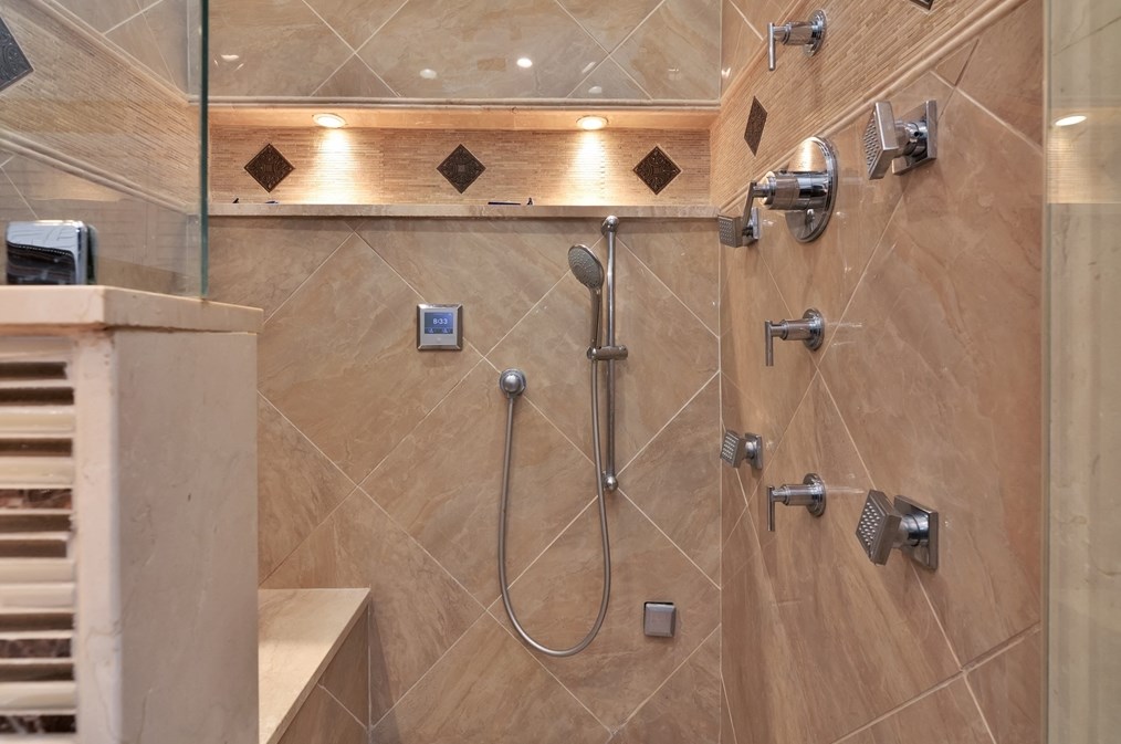 30 Lynn St, Lawrence MA 01843-2808 exterior