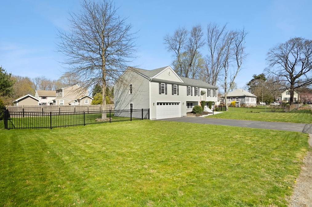 17 Alvin St, Attleboro, MA 02703 exterior