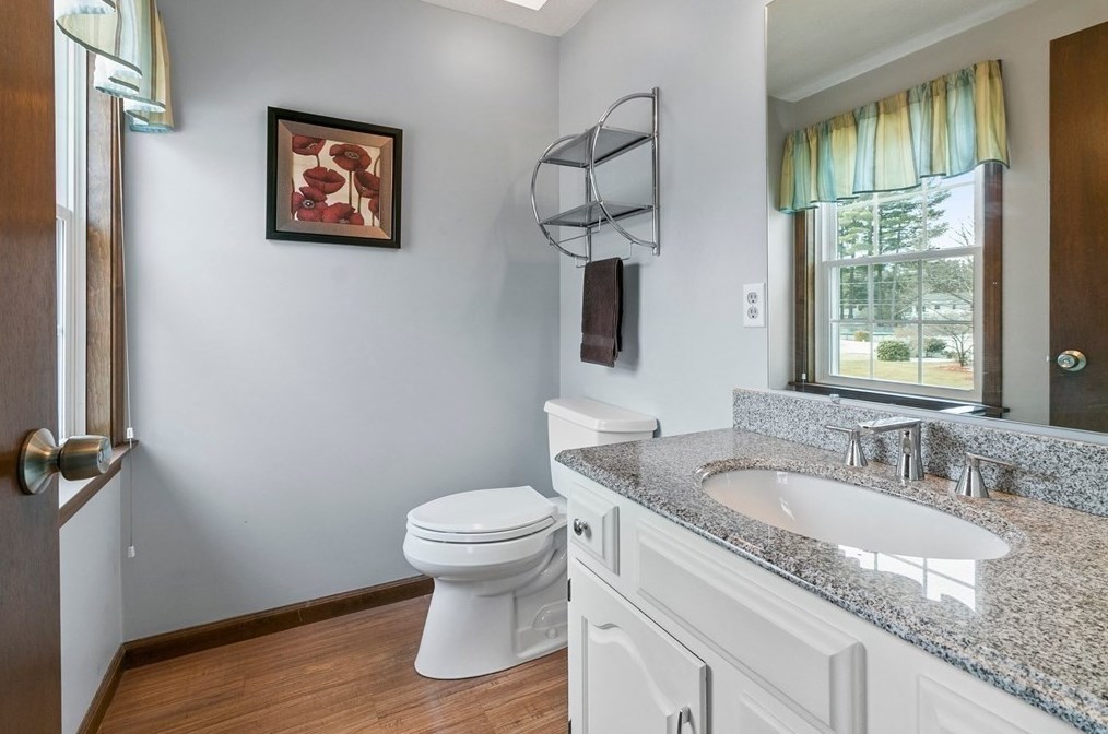 21 Gln Dr, Montgomery MA 01085-1253 exterior