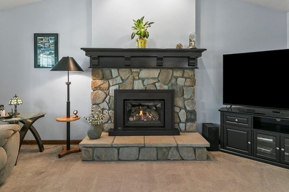 21 Gln Dr, Montgomery MA 01085-1253 exterior