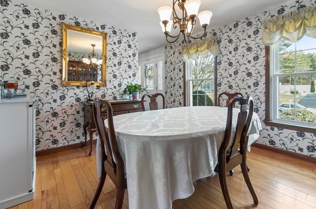 21 Gln Dr, Montgomery MA 01085-1253 exterior