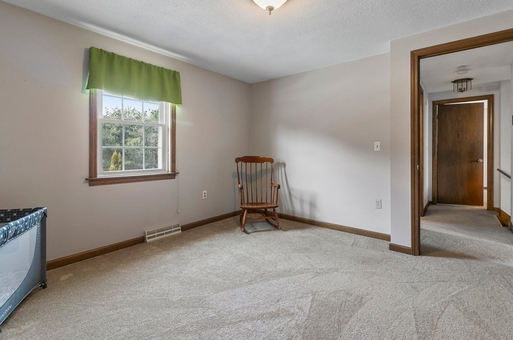 21 Gln Dr, Montgomery MA 01085-1253 exterior