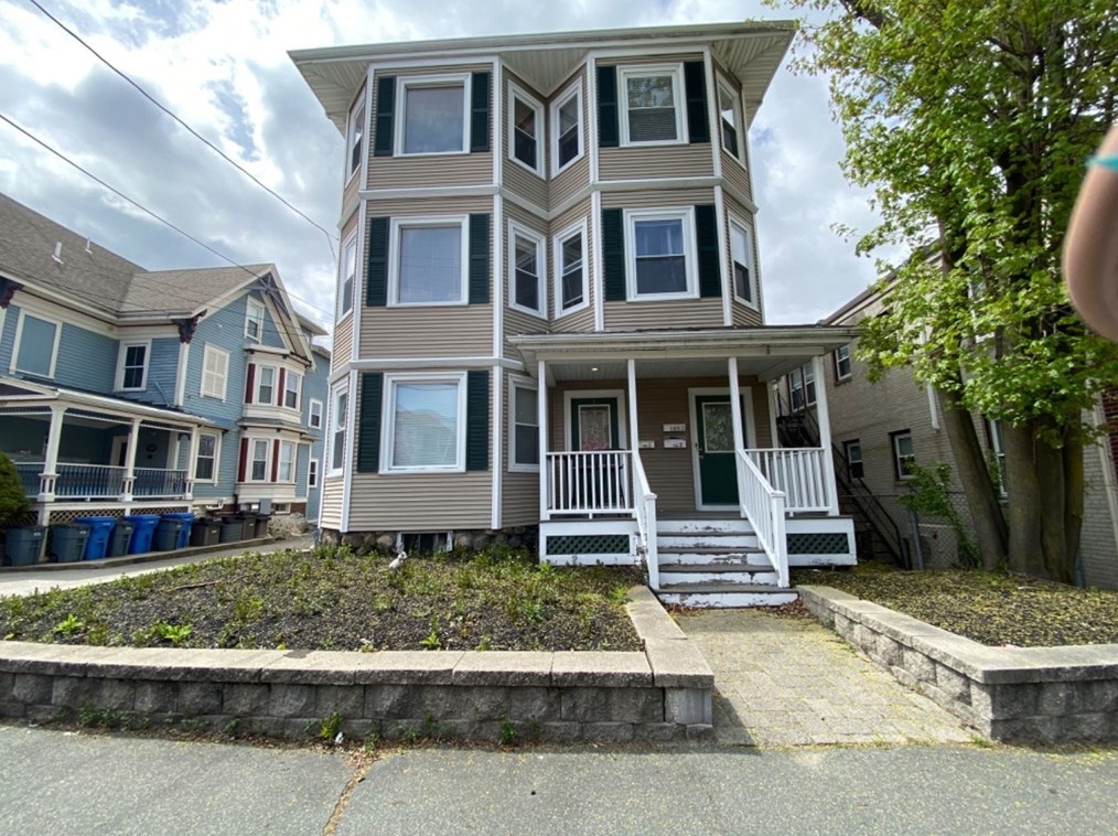 105 Adams St, Waltham MA 02453-3929 exterior